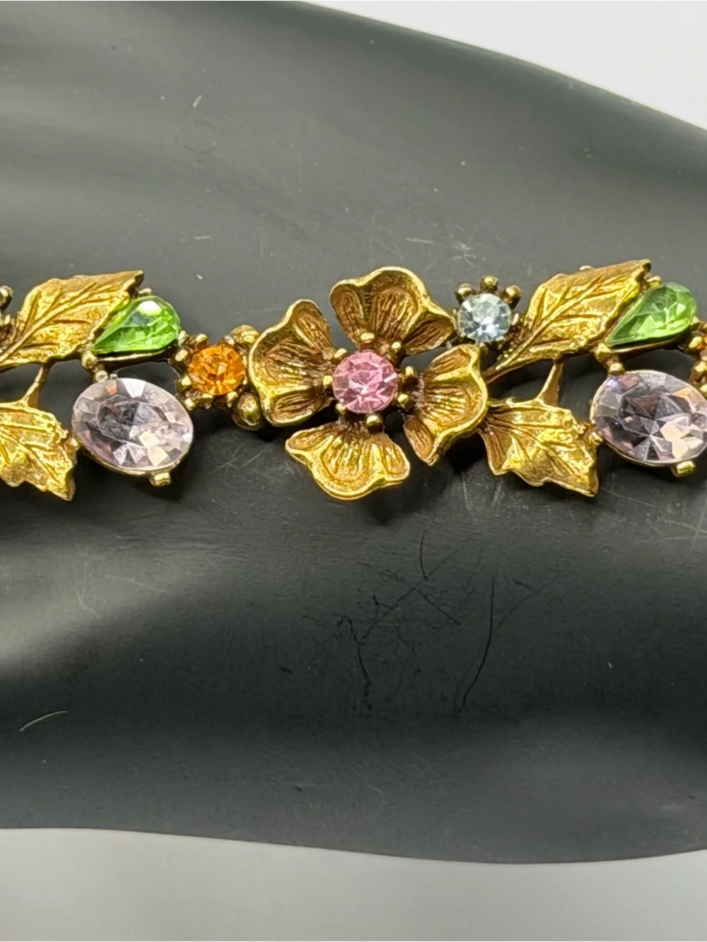 Vintage Lisner Floral Rhinestone Crystal Gold Tone Flower Necklace Signed